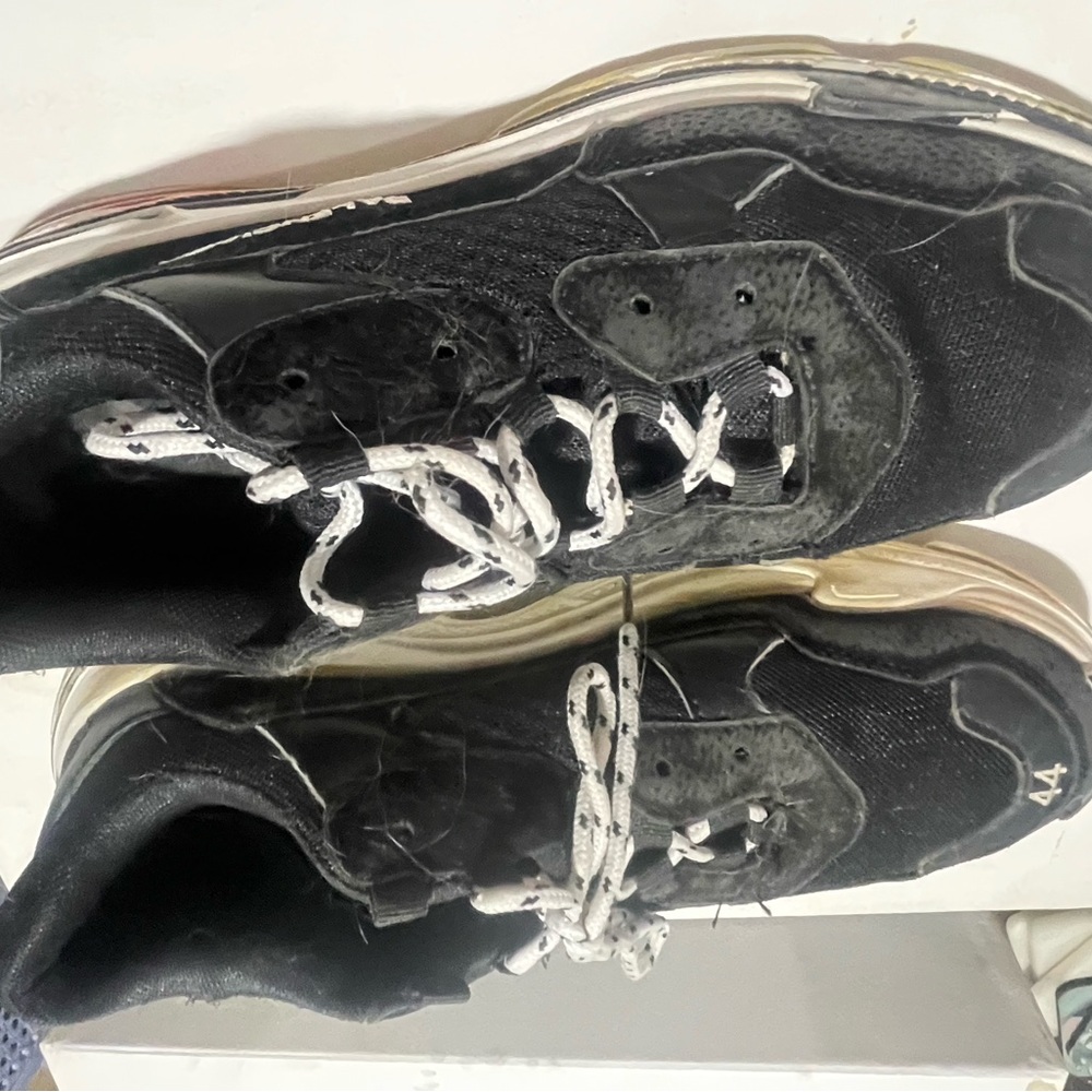 Balenciaga Black and White Sneakers - Picture 3 of 7
